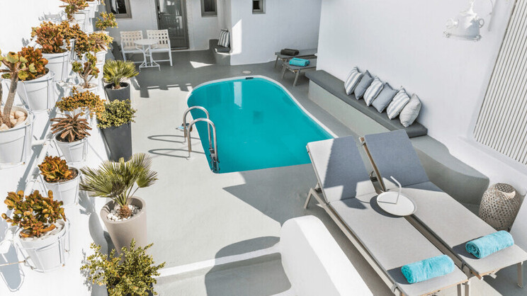 Master Suite with Outdoor Private Pool & Caldera View